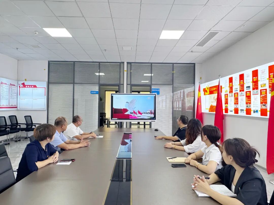 聚焦閱兵直播 厚植愛(ài)國(guó)情懷&mdash;&mdash;長(zhǎng)沙科技工程學(xué)校全體師生共觀閱兵直播